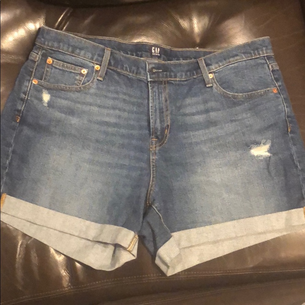 NWOT Gap denim shorts